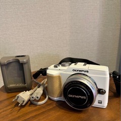 OLYMPUS E-PL2 ミラーレス一眼カメラ ホワイトの画像