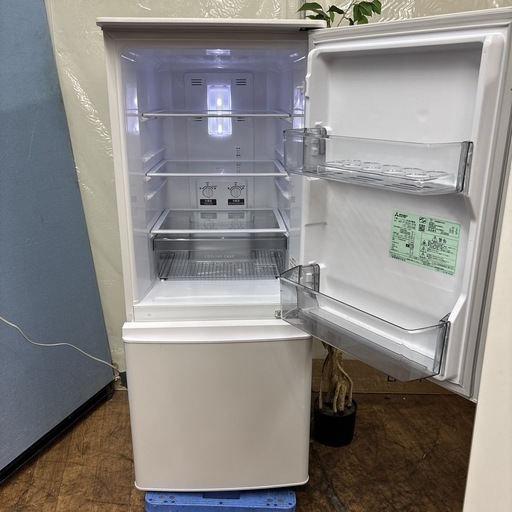 I566 ? ?期間限定値下げ！ 2022年製の高年式♪ MITSUBISHI 冷蔵庫 (146L) ⭐ 動作確認済 ⭐ クリーニング