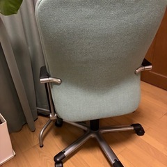カリモク　椅子の画像