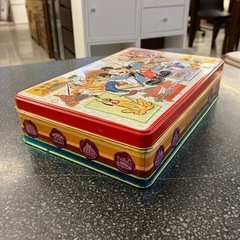 M2510-066 TOKYO Disney resort ミッキーマウスと仲間たち お菓子缶 空き缶 小物入れ キズ汚れ有りの画像