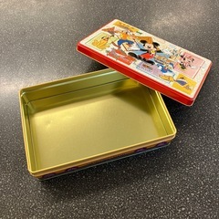 M2510-066 TOKYO Disney resort ミッキーマウスと仲間たち お菓子缶 空き缶 小物入れ キズ汚れ有りの画像
