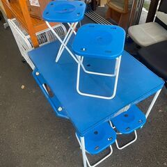 リサイクルショップどりーむ荒田店　No4879 キャンプテーブル　椅子セット　折りたたんでアッシュケース風に収納可能♪の画像