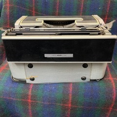 オリベッティ　タイプライター　レッテラDL オリベッティ レッテラ DL (Olivetti Lettera DL) ヴィンテージの画像