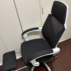 ゲーミングチェアの画像