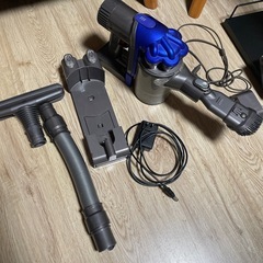 ダイソンコードレス掃除機　２台セットの画像