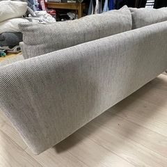 IKEAの2人がけソファの画像