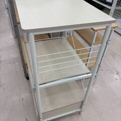 リユースのサカイ栃木店★ジモティ割あり★  レンジ台 ベージュ×ホワイト W60×D47～×H100 クリーニング済み TC10938の画像