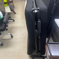 リサイクルショップどりーむ荒田店　No4816 折りたたみシングルベッド　折りたたみ時に少し傾きます　使用時は問題ありませんの画像