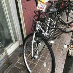 リサイクルショップどりーむ鹿大前店　No.467　シティサイクル　白✕黒　27インチ　ＬＥＤオ－トライト付き　内装三段切替付き　鍵なしの画像