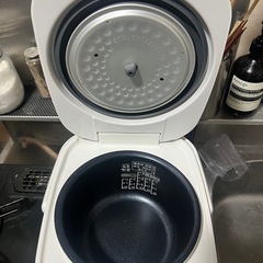 アイリスオーヤマ炊飯器の画像