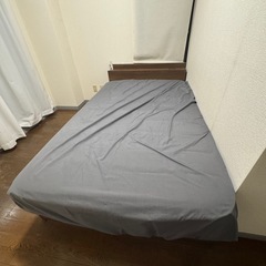 セミダブルベットフレームの画像