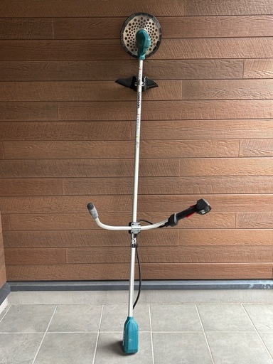 マキタ　充電式草刈機　18V　MUR190SD