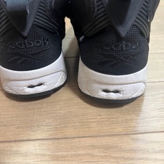 リーボックスニーカーの画像