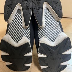 リーボックスニーカーの画像