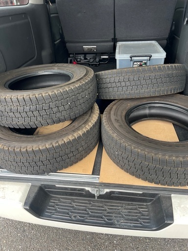 スタッドレスタイヤ