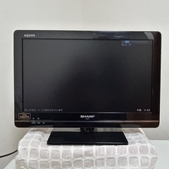 19インチの液晶テレビとテレビ台セットを無料でお譲りします。の画像