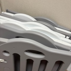 たためるベビーサークル　パウー　グレー　日本育児の画像