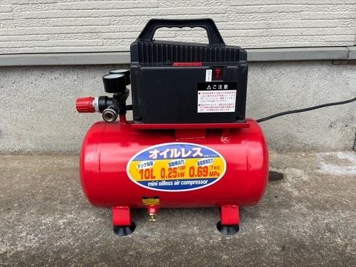 【取引完了】小型コンプレッサー　タンク容量10リットル