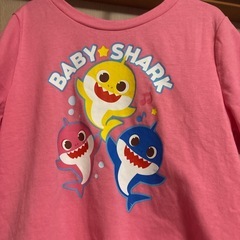 ベイビーシャーク　Tシャツ　110の画像