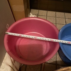 35センチ程度の洗面器2つ　洗の画像