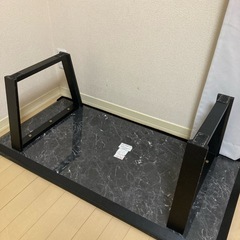 ローテーブル  黒　
石目柄の画像