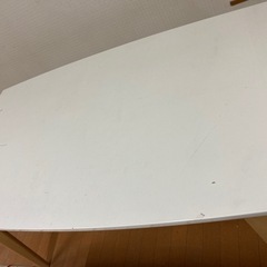ダイニングテーブルの画像