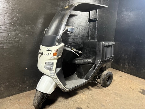 ★支払総額5.8万円★定休日なし！いつでも現車確認可能です！ ホンダ ジャイロキャノピー 白/黒 TA02 人気のジャイロ！ 社外マフラー！ 社外グリップ！ エナメルシート！ リアボックス付き！