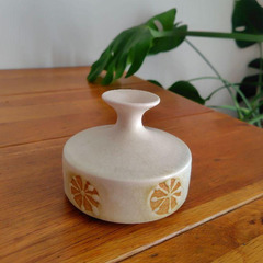 陶器花瓶　木箱付き『子陶作』一輪挿し　壺　高さ約8.6cmの画像