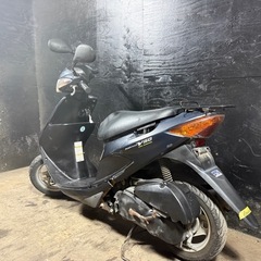 ★支払総額4.0万円★定休日なし！いつでも現車確認可能です！ 人気のV50！ 4ストインジェクション！ 集中キー！ ちょっとした足に♪の画像