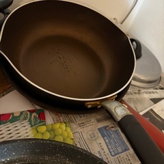 たくさんの鍋　 の画像