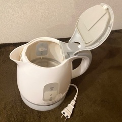 電気ケトル 白 1リットル 川口市 鳩ヶ谷駅 電気ポット 小型の画像