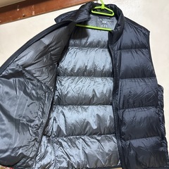 ユニクロ UNIQLO ウルトラライトダウンベスト メンズ XLサイズの画像