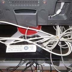 シャープ AQUOS　液晶カラーテレビ３２Vの画像