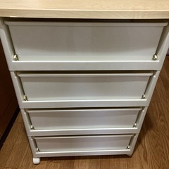 衣装ケースの画像