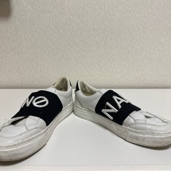 NO NAME ブラック スリッポンスニーカー ホワイト 37(23、5㎝)の画像