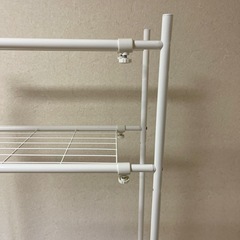 洗濯機の上に物を載せるラックの画像