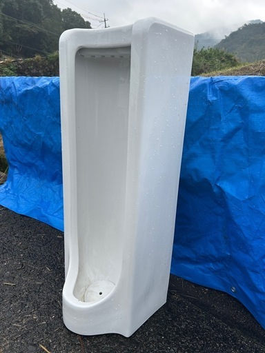 TOTO 床置小便器　取り外し品