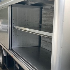 トラック荷台BOX  ボトルカー？　3面扉
の画像