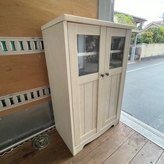 f●■キャビネット/収納棚/食器棚【リズバレー/ニトリ】ホワイトウォッシュ・幅58.5×奥行36×高さ92cmの画像