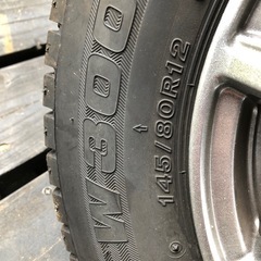 スタッドレスタイヤ145/80 R12　ホイール4本セット　23年製ブリヂストンブリザックW300  軽トラ商用車 　の画像