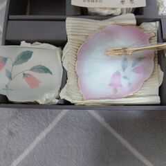 新品箱入り【②翆泉／万葉草花冷茶銘々皿揃え×５】フォーク付の画像