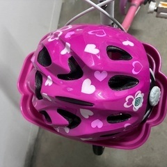 キティちゃん 子供 自転車 18インチ 補助輪付き ヘルメットつけますの画像