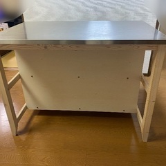 ステンレス天板の作業台、カウンターテーブルの画像
