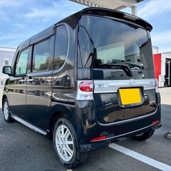 低走行8万キロ台☆月々9千円〜分割可❗️車検2年付き！【名義変更代込み】広い車内！大人気‼️ダイハツ タントカスタム☆Bluetoothナビ付き☆走行中DVD見れます☆純正アルミ☆事故修復歴無し☆電動スライドドア☆純正アルミホイール装着☆ドライブレコーダー☆そのまま乗って帰れます！の画像