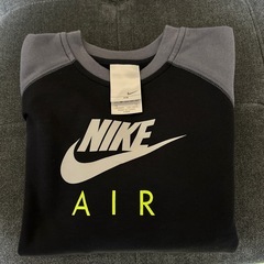 ✔︎NIKE(130サイズ)トレーナー😊未使用に近いの画像