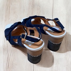 LANVIN en Bleu リボン 厚底 サンダル ネイビー 24cm チャンキーヒール ラインストーンの画像