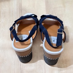 LANVIN en Bleu リボン 厚底 サンダル ネイビー 24cm チャンキーヒール ラインストーンの画像