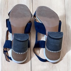 LANVIN en Bleu リボン 厚底 サンダル ネイビー 24cm チャンキーヒール ラインストーンの画像