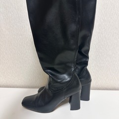 リリーブラウン スリムフィット ロングブーツ 黒 23.5cm Mの画像