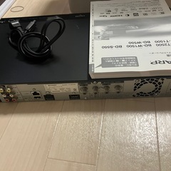 【通電のみ確認済み】SHARP BD-S550 ブルーレイレコーダー　リモコン付の画像